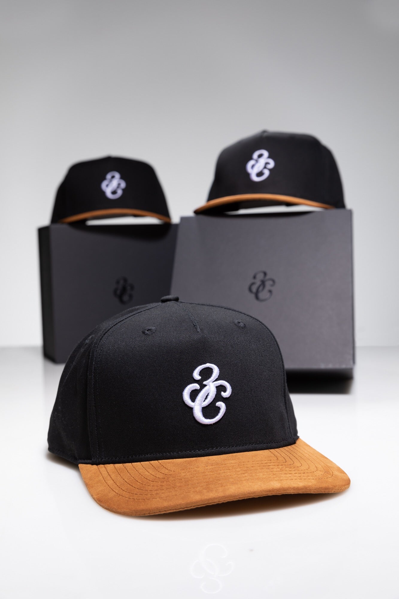 Iconic SnapBack Black/Tan